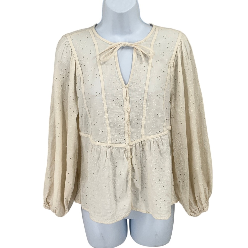 Old Navy Top Womens XS Cream Eyelet Embroidered Boho Peasant Cottagcore Dainty